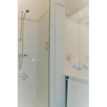 Albatros B0 Апартаменты *